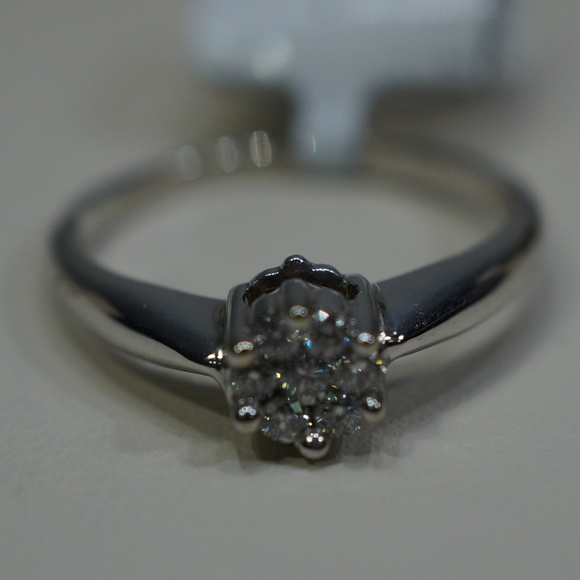 14KW Gold Genuine Diamond Cluster Ring - Picture 3 of 5